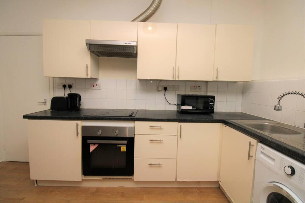 Ideal 2 Bed Flat Close To City Apartment London Luaran gambar